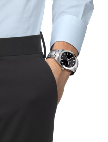 Simulation of the watch Tissot Gentleman 紳士系列 on a wrist