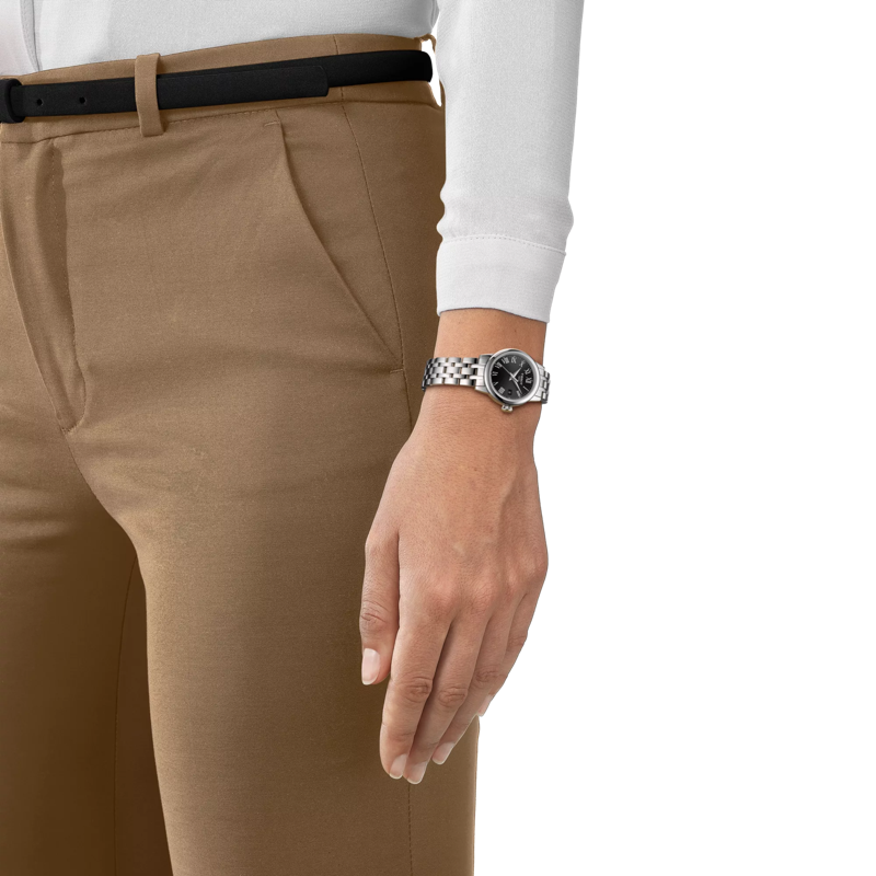 Simulatie van het horloge Tissot Classic Dream Lady om een pols